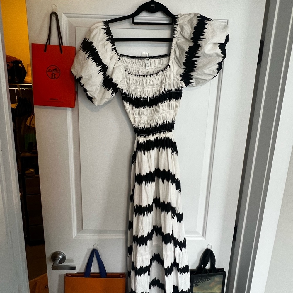River Island Black and White Puff Sleeve Dress